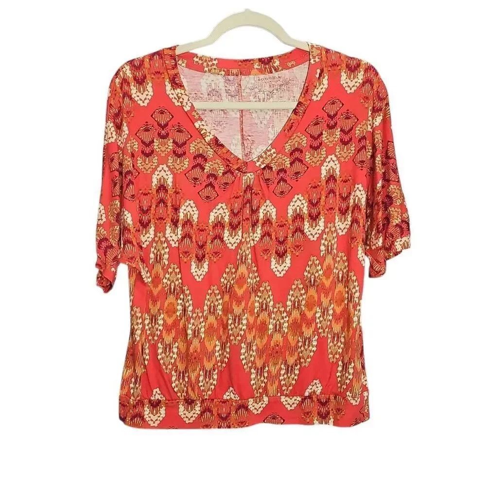 Sonoma V-neck top. Size S, Geometric, Urban design. Tee shirt, blouse.